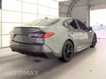 2025 Toyota Camry SE - miniatura 4