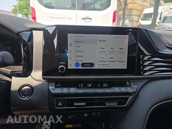 2025 Toyota Camry SE - miniatura 10