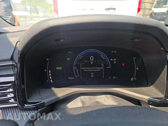 2025 Toyota Camry SE - miniatura 9