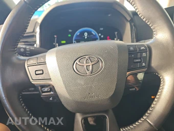2025 Toyota Camry SE - miniatura 10