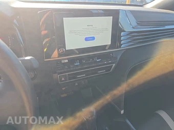 2025 Toyota Camry SE - miniatura 11