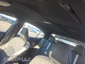 2025 Toyota Camry SE - miniatura 17