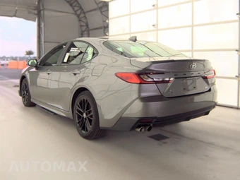 2025 Toyota Camry SE - miniatura 8