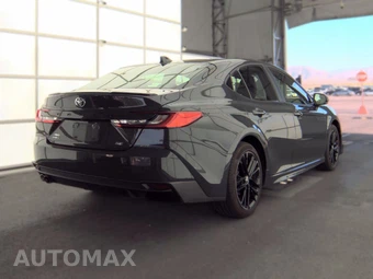 2025 Toyota Camry SE – miniatura 5