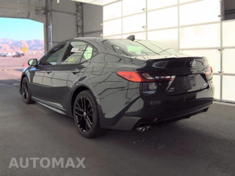 2025 Toyota Camry SE – miniatura 8
