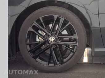 2025 Toyota Camry SE – miniatura 9