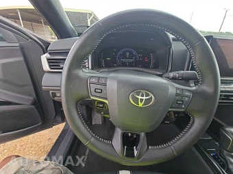2025 Toyota Camry SE - miniatura 10