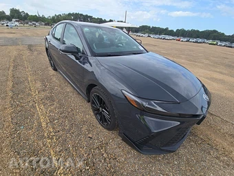 2025 Toyota Camry SE - miniatura 3