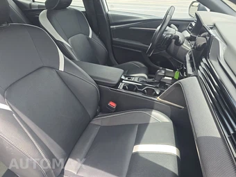 2025 Toyota Camry SE - miniatura 14