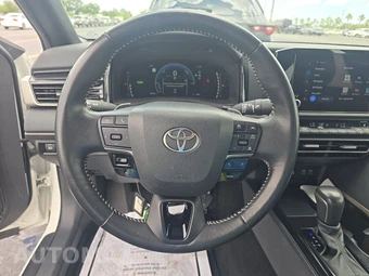2025 Toyota Camry SE - miniatura 16