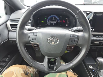 2025 Toyota Camry SE - miniatura 16