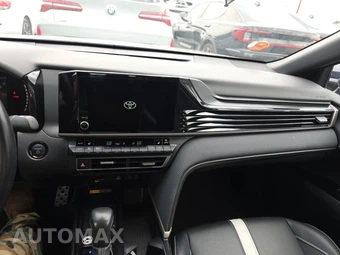 2025 Toyota Camry SE - miniatura 17