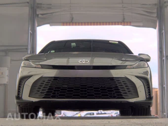 2025 Toyota Camry SE - miniatura 3