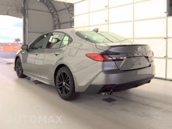 2025 Toyota Camry SE - miniatura 8