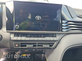 2025 Toyota Camry SE - miniatura 11