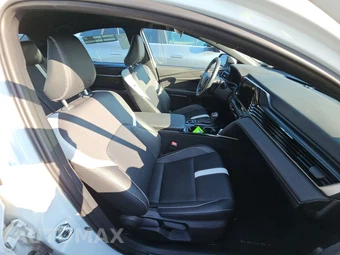 2025 Toyota Camry SE – miniatura 14