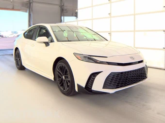 2025 Toyota Camry SE – miniatura 4
