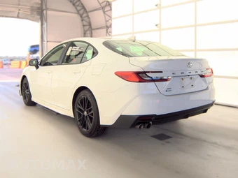 2025 Toyota Camry SE – miniatura 8