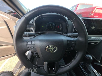 2025 Toyota Camry SE - miniatura 16