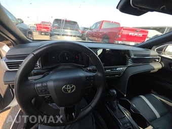 2025 Toyota Camry SE - miniatura 17
