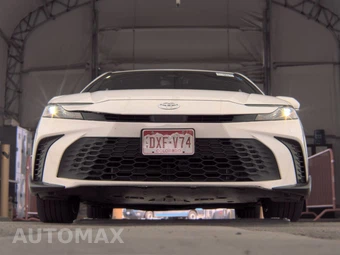 2025 Toyota Camry SE - miniatura 3