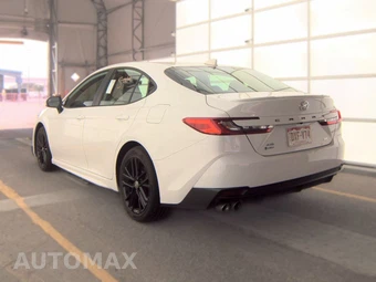 2025 Toyota Camry SE - miniatura 8