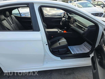 2025 Toyota Camry SE – miniatura 15