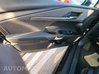 2025 Toyota Camry SE - miniatura 15