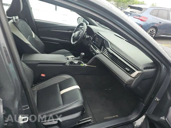 2025 Toyota Camry SE - miniatura 13