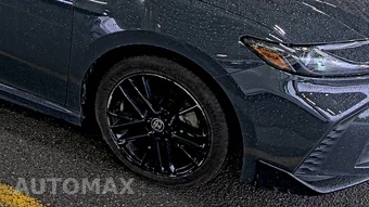 2025 Toyota Camry SE - miniatura 8