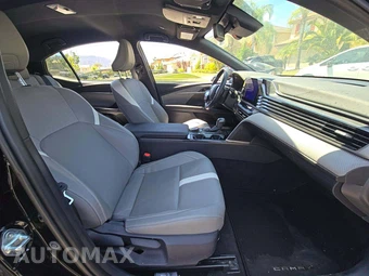 2025 Toyota Camry SE - miniatura 15