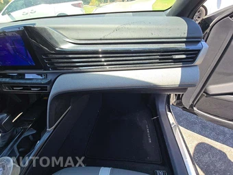 2025 Toyota Camry SE - miniatura 16