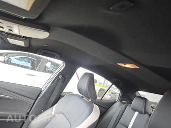 2025 Toyota Camry SE - miniatura 20