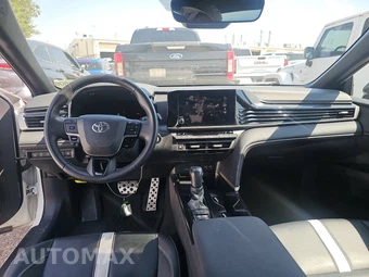 2025 Toyota Camry SE - miniatura 11