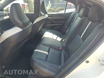 2025 Toyota Camry SE - miniatura 13