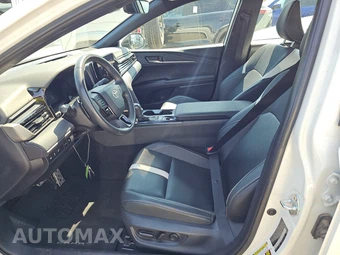 2025 Toyota Camry SE - miniatura 7