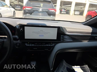 2025 Toyota Camry SE - miniatura 11