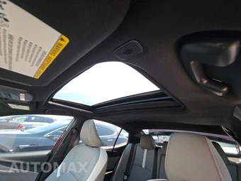 2025 Toyota Camry SE - miniatura 17