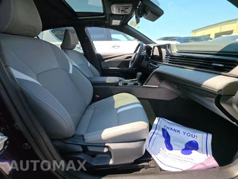 2025 Toyota Camry SE - miniatura 8