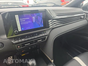 2025 Toyota Camry SE - miniatura 11