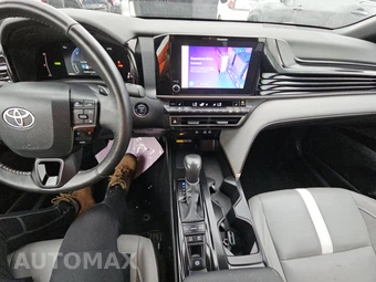 2025 Toyota Camry SE - miniatura 11