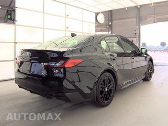 2025 Toyota Camry SE - miniatura 4