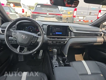 2025 Toyota Camry SE - miniatura 11