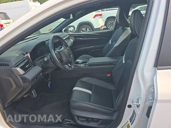 2025 Toyota Camry SE - miniatura 7