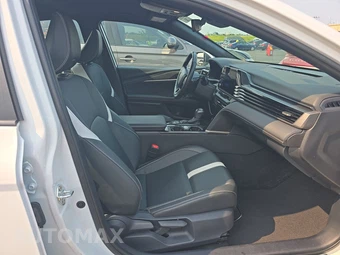 2025 Toyota Camry SE - miniatura 8