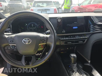 2025 Toyota Camry SE - miniatura 17