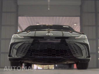 2025 Toyota Camry SE - miniatura 3