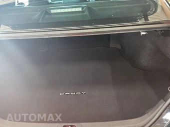 2025 Toyota Camry SE - miniatura 17