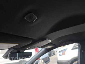 2025 Toyota Camry SE – miniatura 14
