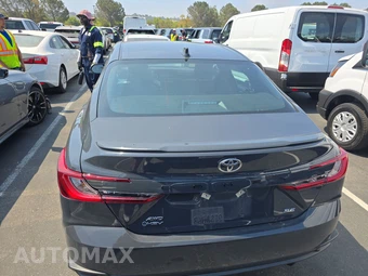 2025 Toyota Camry SE – miniatura 5